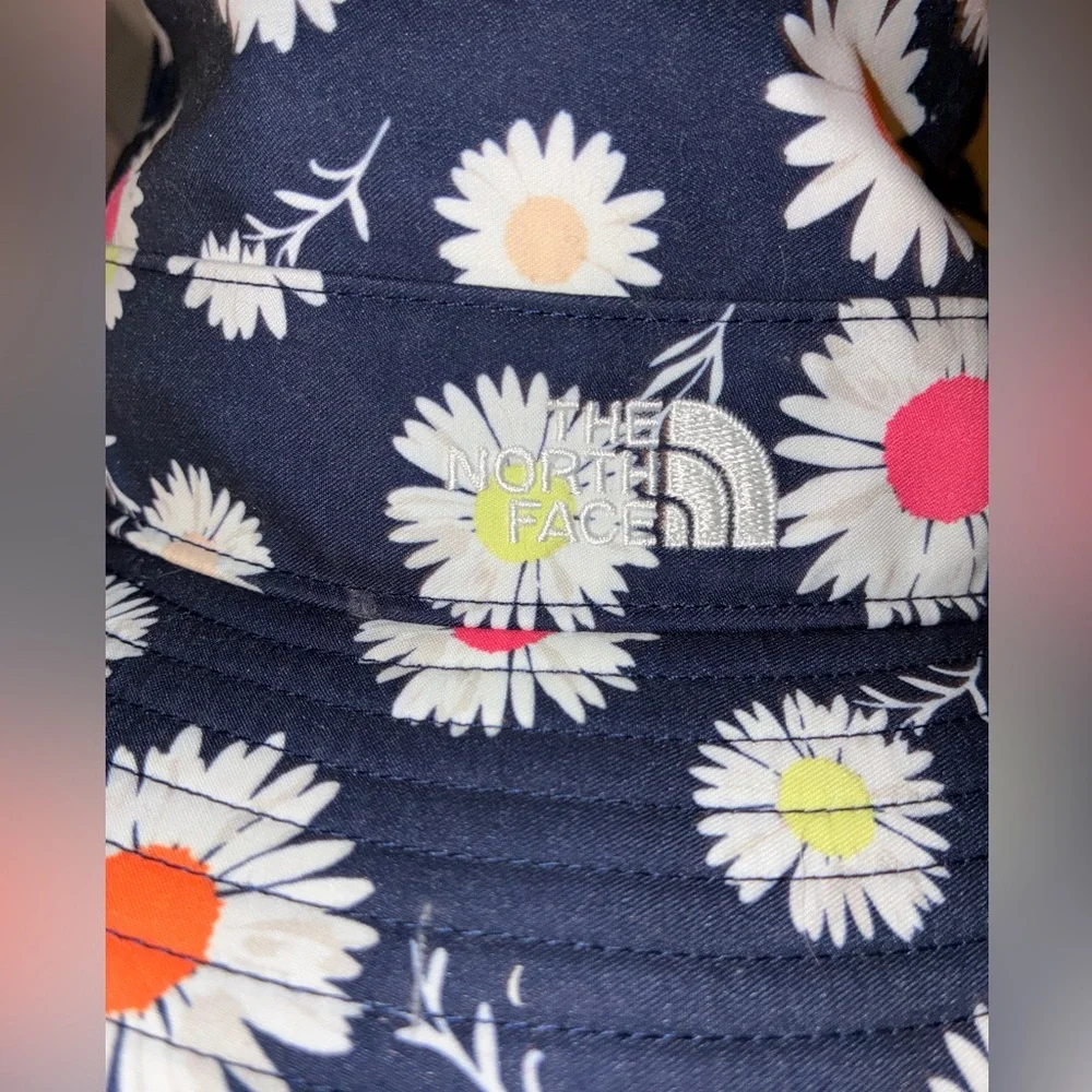 The North Face Navy Floral Bucket Hat‎ (Youth Sz S)